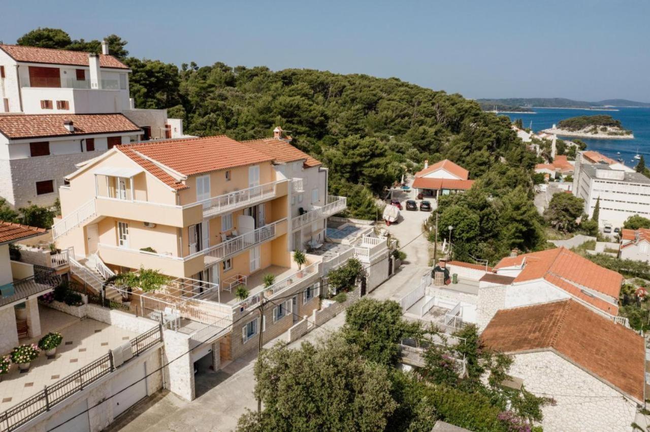 Apartment Sunny Elza 2 Đảo Hvar Ngoại thất bức ảnh