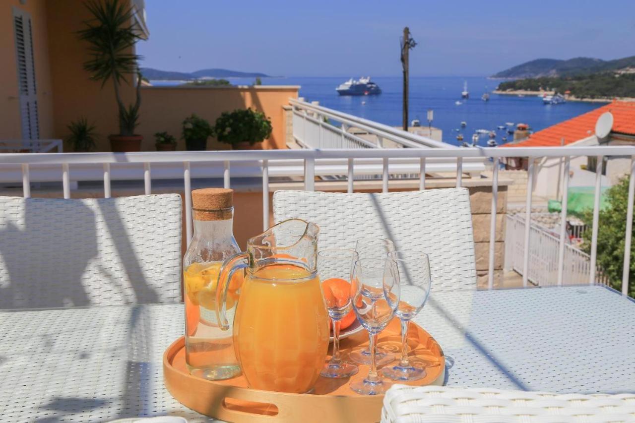 Apartment Sunny Elza 2 Đảo Hvar Ngoại thất bức ảnh