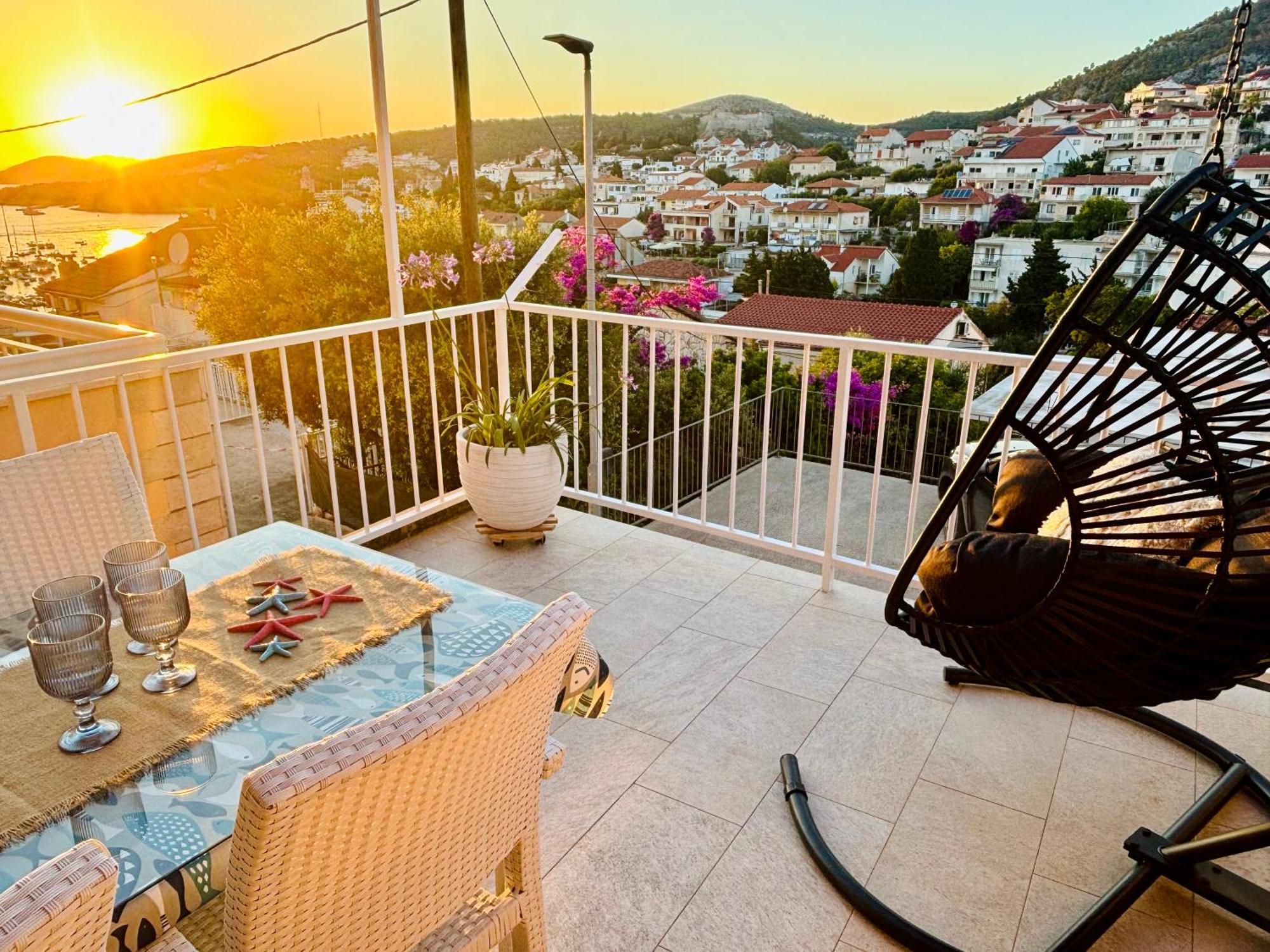 Apartment Sunny Elza 2 Đảo Hvar Ngoại thất bức ảnh